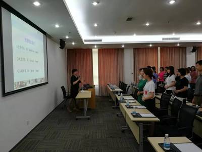 青岛市旅游发展委员会举办咨询员培训，提升旅游信息服务质量